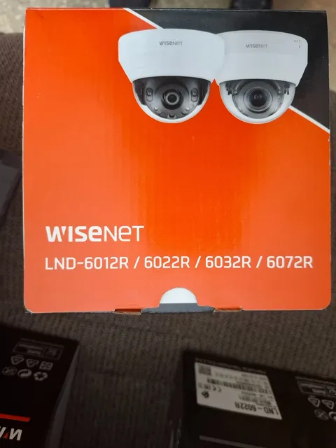 Wisenet LND-6022R Wired Indoor Dome Security Camera