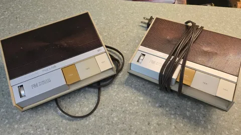 Realistic Plug N Talk FM Wireless Intercoms 43-212A Radio Shack Working (2)
