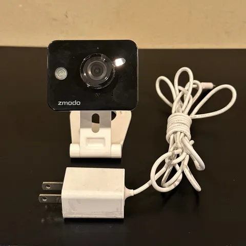Zmodo ZH-IXY1D Wireless Smart Security Camera 720p HD WiFi IP Indoor White Black