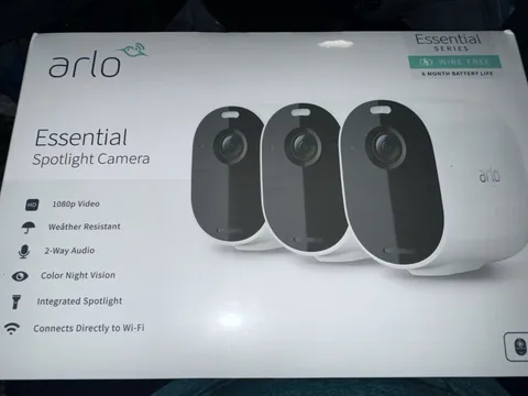 Arlo Essential Spotlight Camera 3 Pack Wireless 1080p Night Vision VMC2330W New