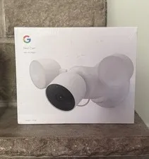 Google Nest Cam with Floodlight Outdoor Camera -Snow (GPLE9) -(New Sealed)