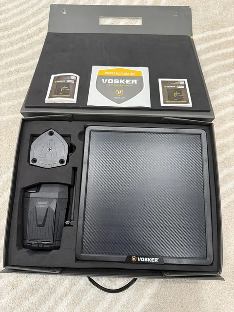 Vosker V300 Ultimate 4G-LTE Autonomous Outdoor Security Camera (Used Once)