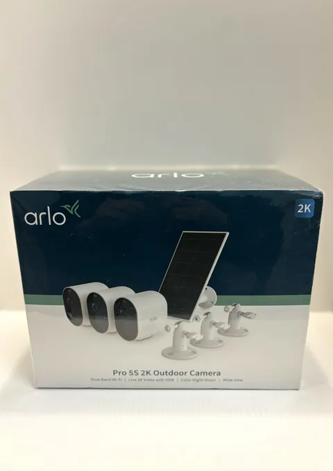 Arlo VMK4360P-1SCNAS Pro 5S 2K Outdoor Camera - 3 Cameras, 1 Solar Panel -White