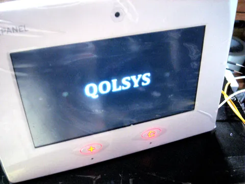 Qolsys IQ QS-9004-VRZ  All-In-One Security  & Smarthome Control Panel 7"