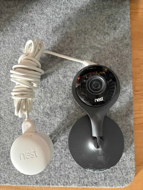 Google Nest Cam Indoor Security Camera 1st Gen A0005 Wired - Powers On Working