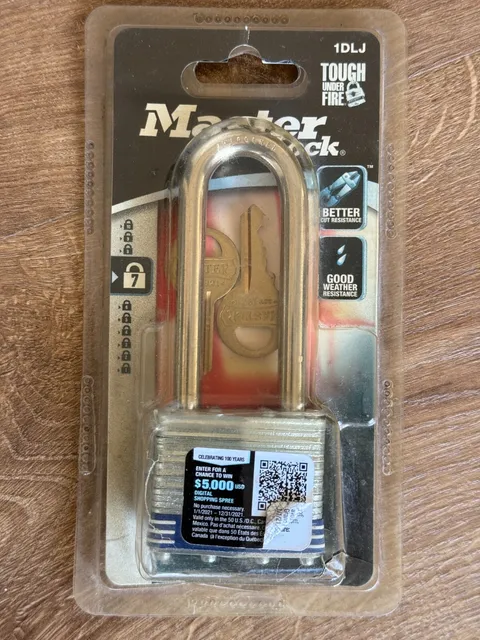 Master Lock 1DLJ Laminated Steel Padlock, 2-1/2" Shackle, 1-3/4'' Body BRAND NEW