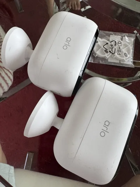 2 Arlo Essential 3rd GEN 2K Security Camera White 2 Pack VMC3080