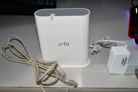 NETGEAR Arlo PRO VMB4540 Smart Hub Base Station & oemPower Adapter W1F