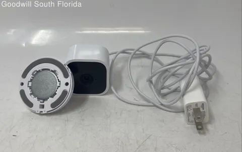 Blink Mini Model BCM00300U White Plug-In HD Smart Security Camera Not Tested