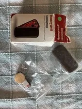 Honeywell Siren, Wireless Door/window Contact, And Door/window Sensor. Lot Of 3