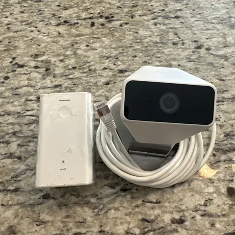 Xfinity XCAM2 SCHC2AEW HD Indoor Outdoor Security Camera w/ XW4 Power Adapter