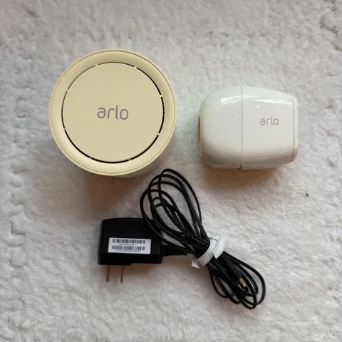 Netgear Arlo VMB3500 Base Station + Power Cable + 1 VMC3030 Wireless Camera HD