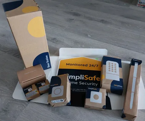 SIMPLISAFE 7 PC. Home Security System Base w/Keypad, Entry & Glass Sensors+