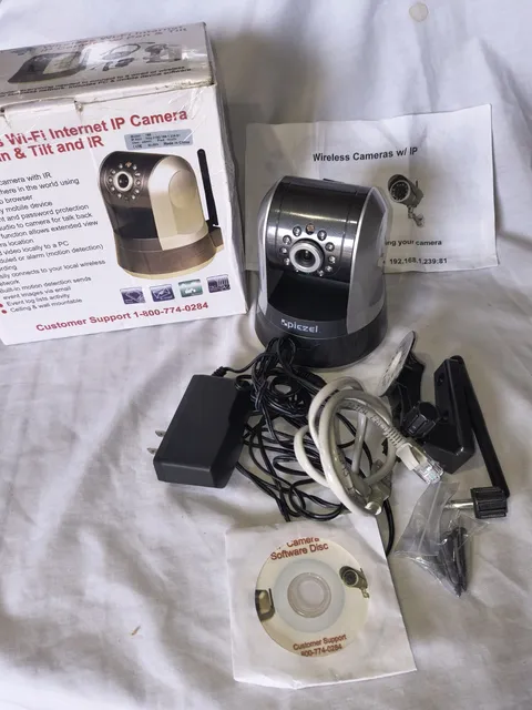 Piezel Wireless Wi-Fi internet IP camera with pan & tilt model 165 OPEN BOX