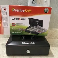 SentrySafe Locked & Safe CB-10 Steel Cash Box Key Lock W 2 Keys NEW Money Tray