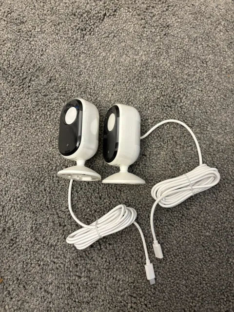Set Of 2 Arlo Essential Indoor Cameras VMC3060 2K Resolution No Box As Is