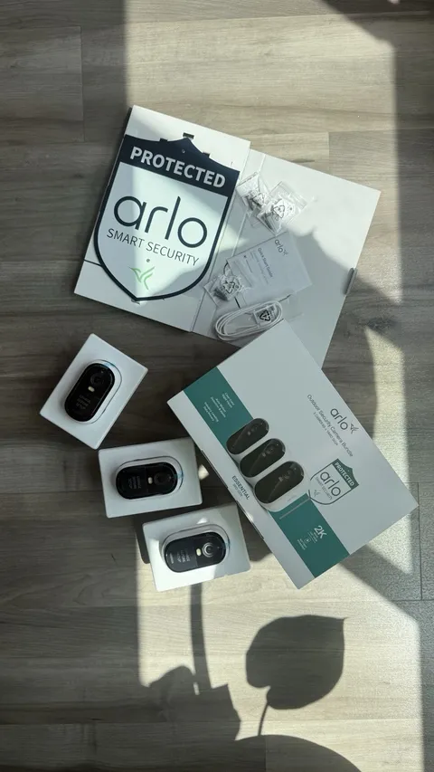 Arlo Essential Outdoor Wireless Wi‑Fi Security Cameras 3‑Pack Night Vision