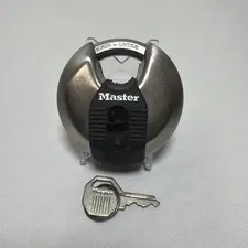 Master Lock M40XKAD Magnum Heavy Duty Stainless Steel Discus Padlock with Key