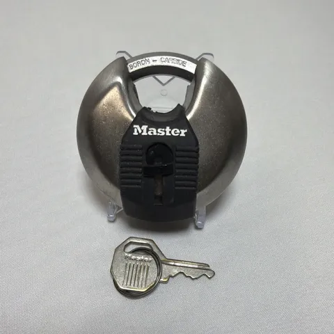 Master Lock M40XKAD Magnum Heavy Duty Stainless Steel Discus Padlock with Key