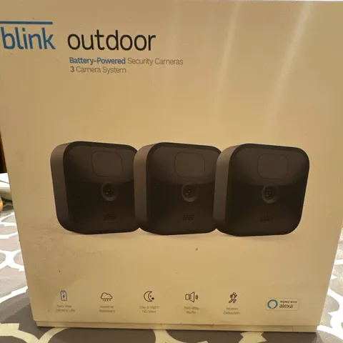 Blink Outdoor 3-Cam Wireless Wi-Fi Battery 1080p Motion 2-Way Alexa