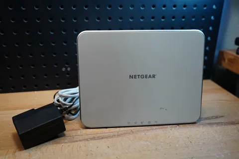 (F) NETGEAR Arlo VMB3000 Base Station w/ Power Adapter
