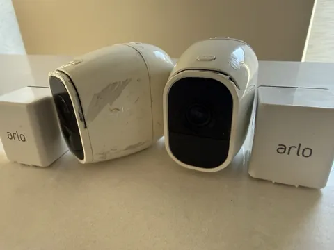 Arlo Wireless IP/Network Wi-Fi Indoor/Outdoor Security Cameras 2-Pack White