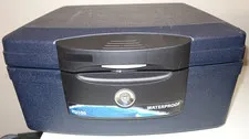 Sentry H2100 Fireproof Waterproof Lockbox with Key Clean Great Condition