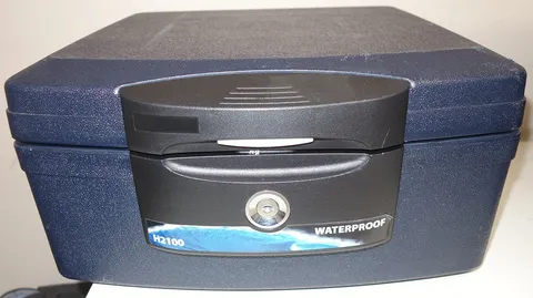 Sentry H2100 Fireproof Waterproof Lockbox with Key Clean Great Condition