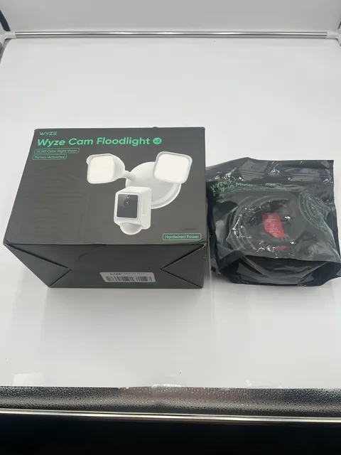Wyze Cam Floodlight v2+Plug-in Mount 2K HD Outdoor Security Camera Motion Sensor