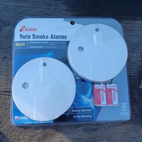 2pk Kidde Basic Smoke Alarms Includes 9v Batteries NOS (Manuf 2013)