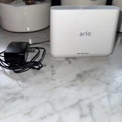 Netgear Arlo Base Station VMB4000 SN:4R058B7EA763C, W/ Power Cord. Works!