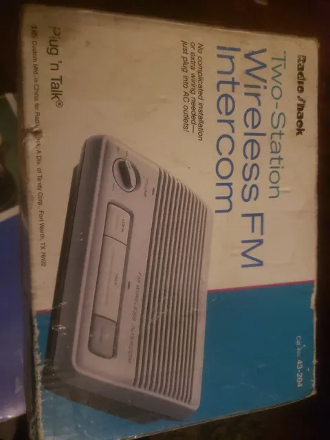 Vintage RadioShack Wireless FM Intercom Plug 'n Talk Hands-Free Voice 2-Station