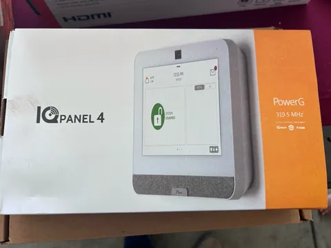 IQ IQ Panel 4 PowerG 319.5 MHz Touch Screen Home Alarm Panel White