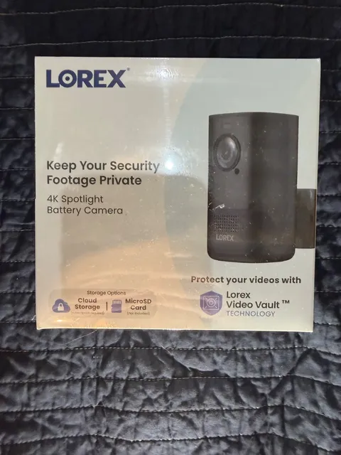 Lorex 4K Spotlight Battery Standalone Wi-Fi Security Camera (Cloud-Enabled) NEW