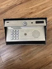 DoorKing 1871-010 Intercom System With Case NO key