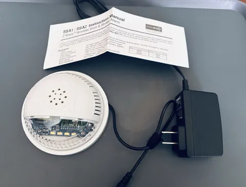 FORTREZ ** SIREN / STROBE ALARM, WIRELESS Z-WAVE ** SSA1.  *No Bracket incl**