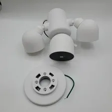 Google Nest Cam with Floodlight Outdoor Security Camera, 1 Count [G3AL9; GPLE9]
