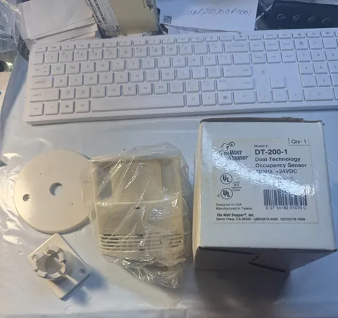 NEW Watt Stopper DT-200-1 NEW IN BOX
