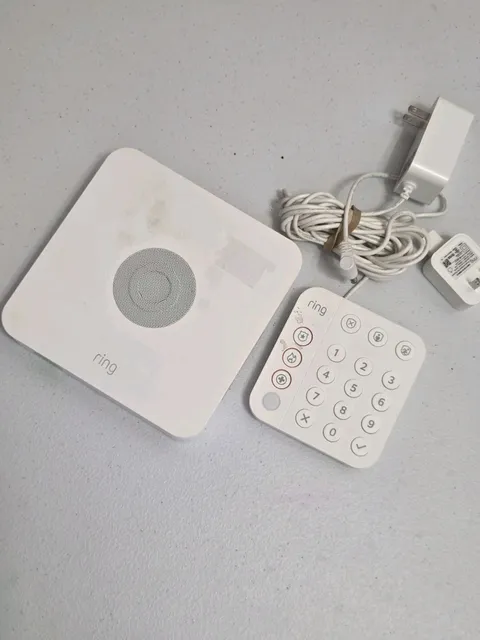 Ring Alarm Base Station 4HB1U9-0EN0 And Keypad 5AT2S7