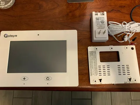 Qolsys IQPanel-VRZ with 7" Touchscreen