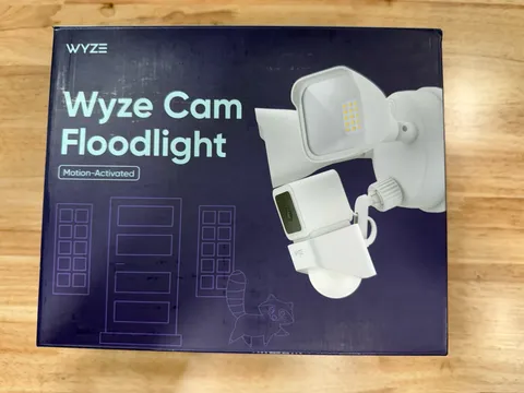 Wyze WZEC3FL Outdoor Floodlight Security Camera 2600 Lumen White