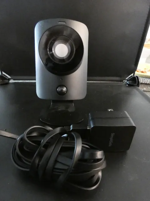 SIMPLISAFE PAIR INDOOR CAMERAS CAMERA  SSCM1