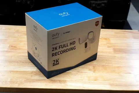 eufy Security Floodlight Cam 2K T8422 Wired Outdoor Camera AI Human Detect NEW