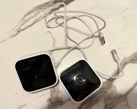 Blink Mini 1080p Indoor Wired Wi-Fi Alexa IP Cameras Lot of 2 White/Black