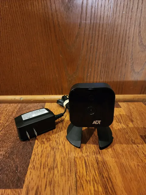 ADT RC8325-V2 Pulse Wireless Network Day Night Security Camera 720p Cloud Link