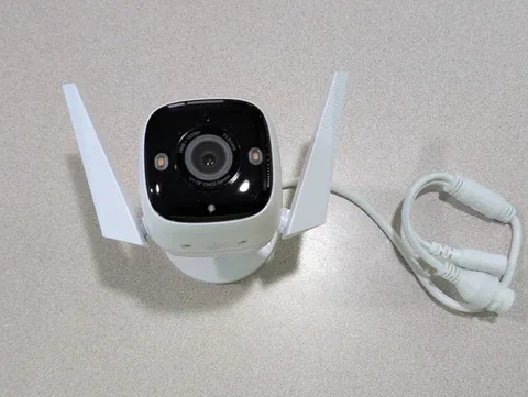 Tapo ColorPro C325WB Wi-Fi Outdoor Camera White 2K QHD Daylight Clarity at Night