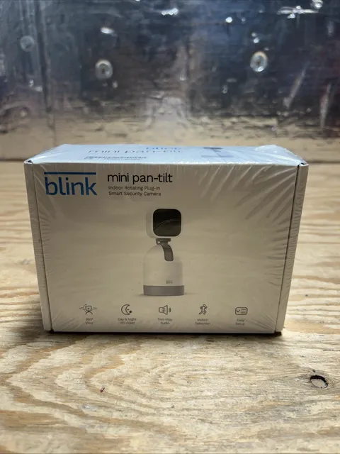 Blink Mini Pan-Tilt Camera Rotating Indoor Plug-In Smart Security Camera White