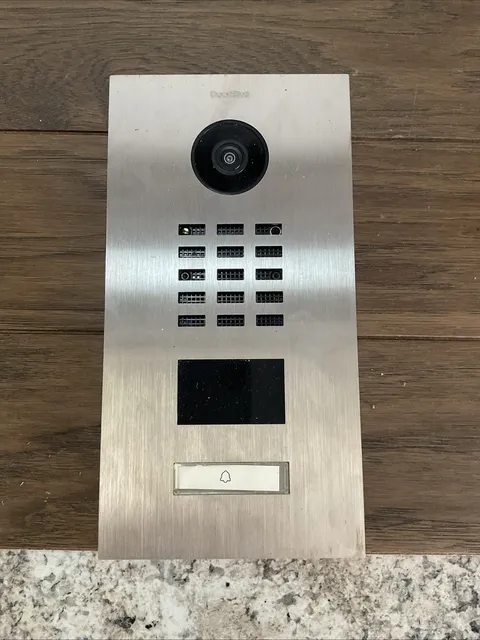 Doorbird Video Intercom and Wall Box D2101V