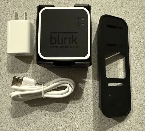 Blink Sync Module for Blink Security Cameras (BSM00401U) w/ wedge