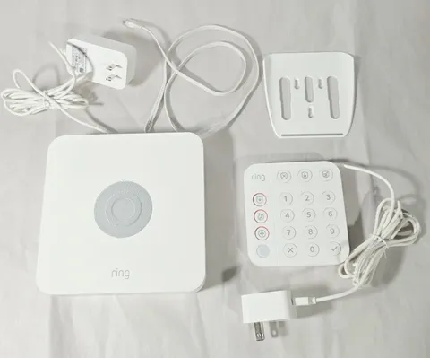 Ring Alarm Base Station 4HB1U9-0EN0 And Keypad 5AT2S7 [2nd Generation]